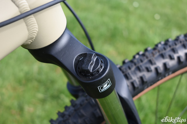 Cube Reaction Hybrid Performance 500 suspension.JPG