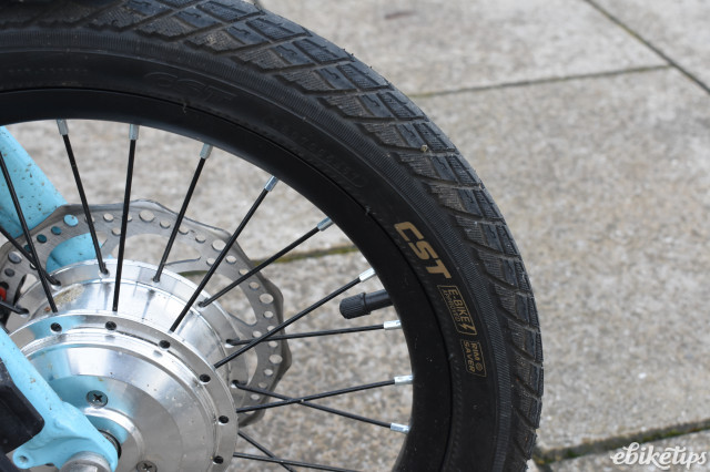 Neomouv Efolding tyre