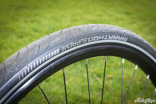 EBCO USR-75 - tyre.jpg
