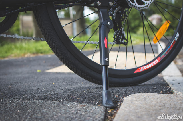 Eskute Wayfarer - kickstand.jpg