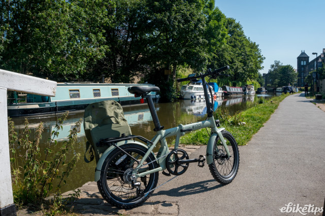 Estarli e20.8 Play Skipton canal.jpg