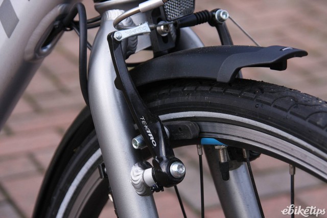 Giant Ease E Plus - brakes.jpg