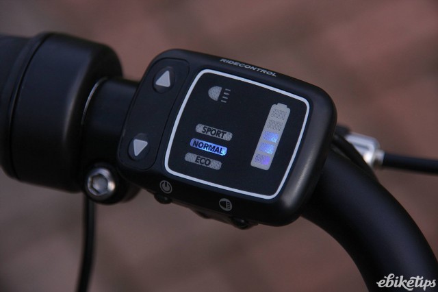 Giant Ease E Plus - display.jpg