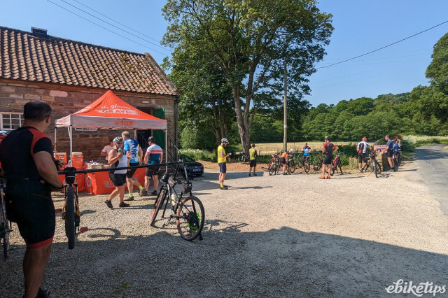 Glorious Gravel feed stop.jpg