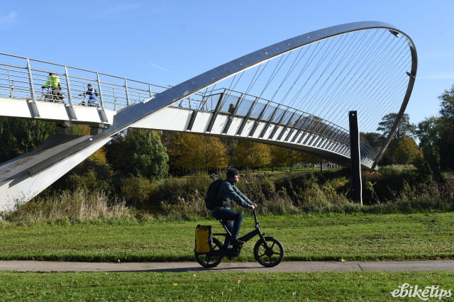 Gocycle G4 riding.JPG