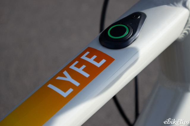 Kinesis Lyfe - top tube and button.jpg