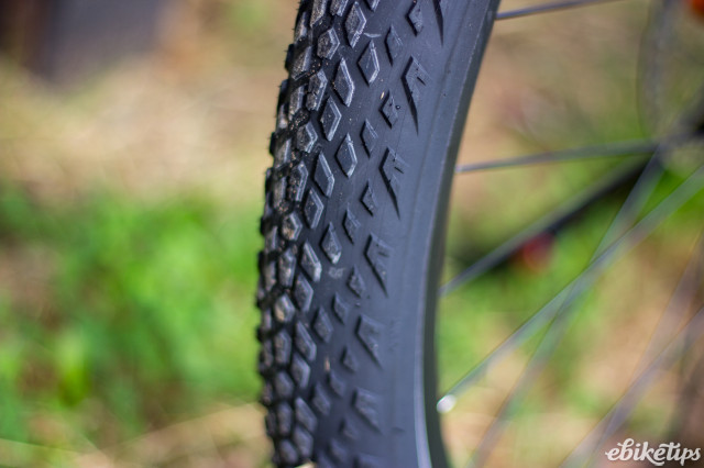 Liv Amiti E+ 2 tyre tread.jpg