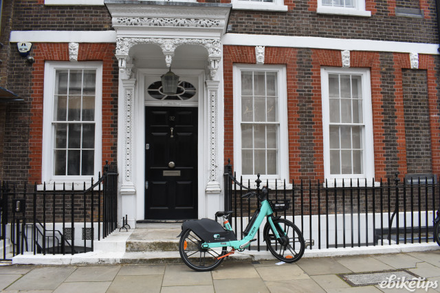 Lots of Tier bikes on Queen Annes Gate.JPG