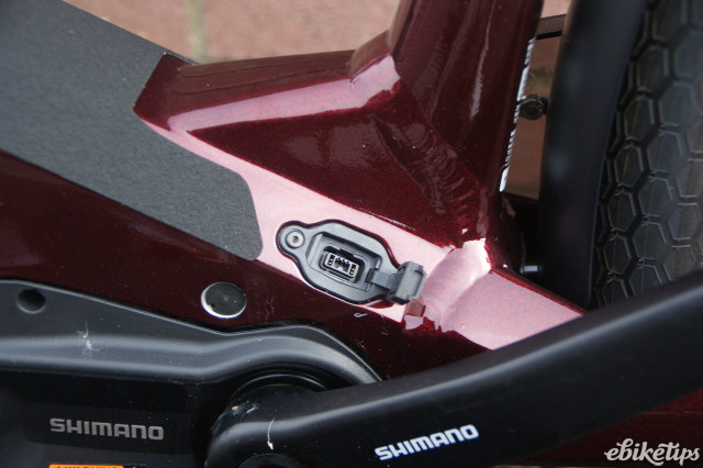 Merida eSPRESSO City 400 EQ Charge Port.JPG