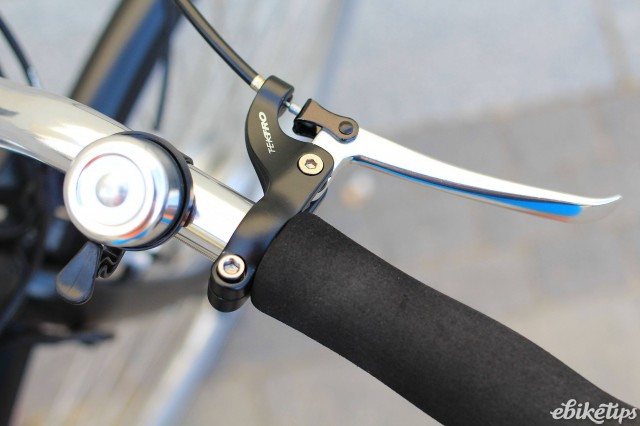 Momentum Upstart - brake lever.jpg