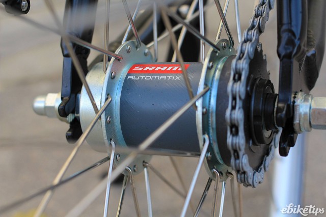 Momentum Upstart - rear hub.jpg