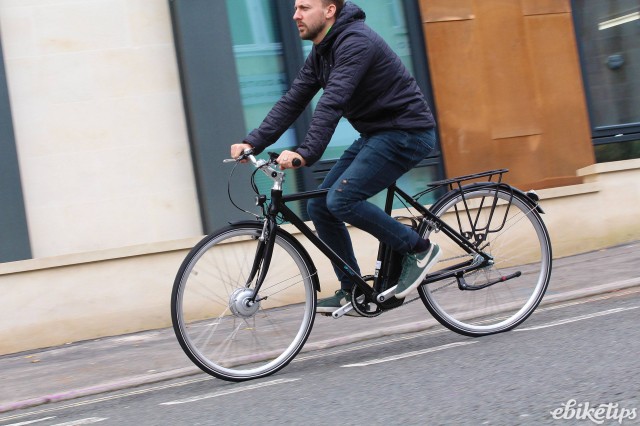 Momentum Upstart - riding 2.jpg