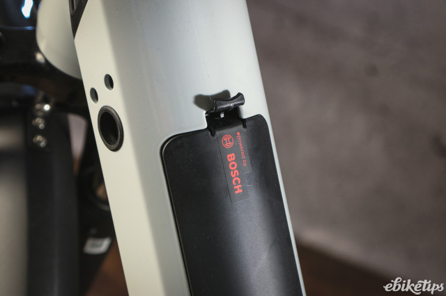 Moustache Samedi X-Road 27 - battery cover.jpg