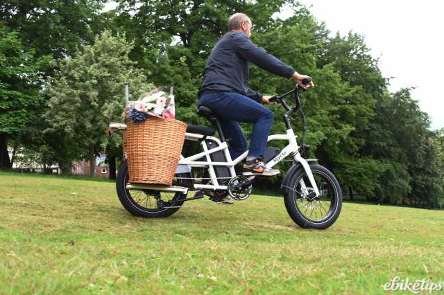 Mycle Cargo riding 7.JPG