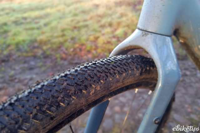 Ribble Allgrit E AL tyre.jpg