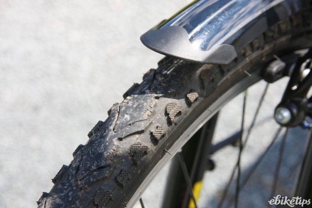 Roodog Mayfair - tyre.jpg