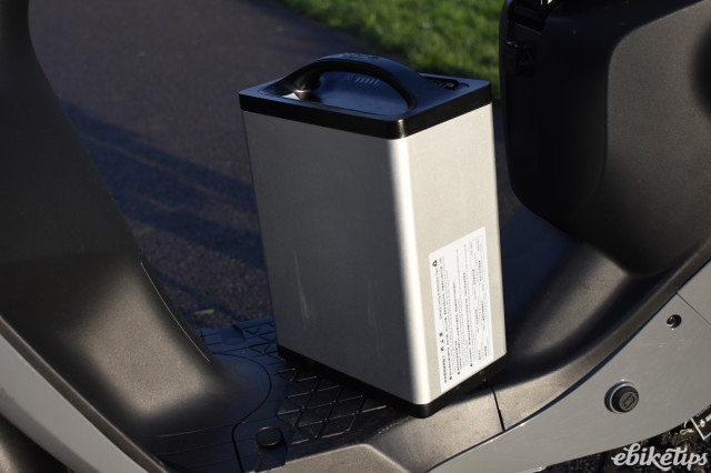 Super Soco CU Mini battery.JPG