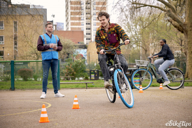 Swapfiets e-cycling proficiency course.jpeg