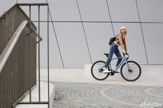 Tenways CGO600 city riding.jpg