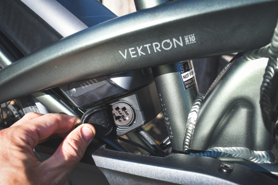 Tern Vektron S10-26.jpg
