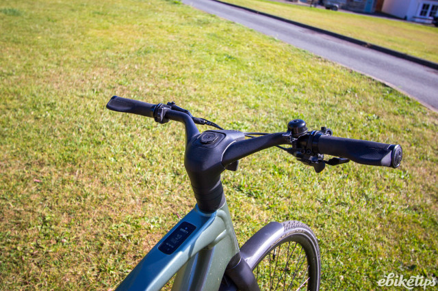 Trek FX+ 7 cockpit.jpg