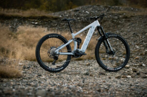2021 Vitus e-sommet hero.jpg