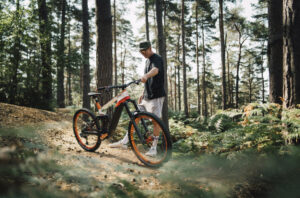 2021 vitus e-sommet Repsol w rob.JPG