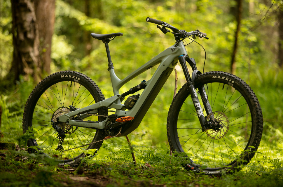 2023 yt industries decoy core 3 hero