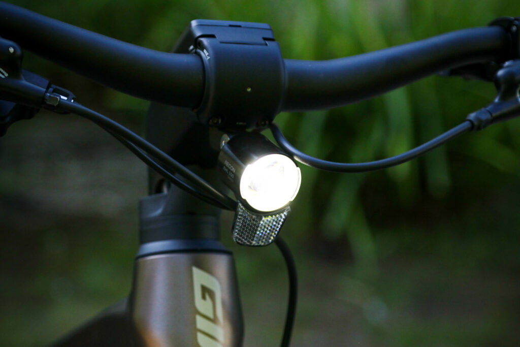 2024 Giant Explore E - front light