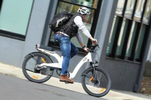 A2B Entz – riding 5.jpg