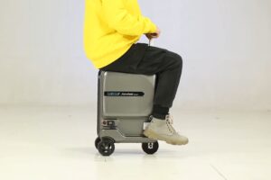 Airwheel rideable suitcase.jpg