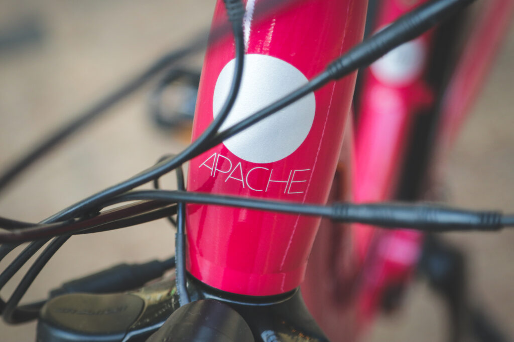 Apache Wakita City – head tube.jpg