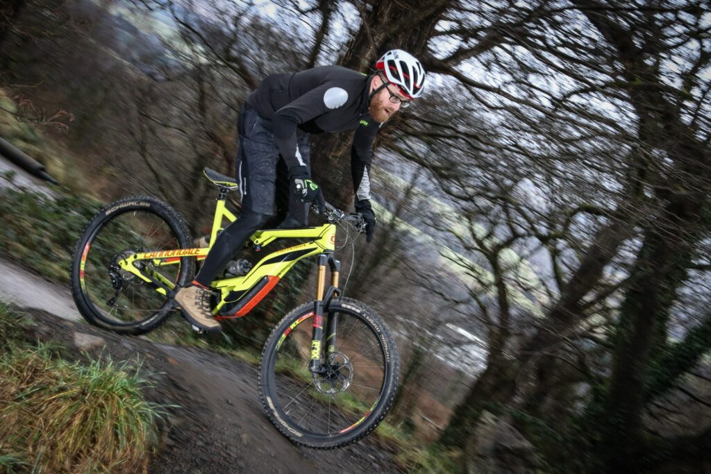 Cannondale Moterra LT 1 BPW riding -3