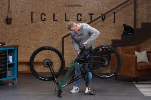 Canyon Spectral battery removal
