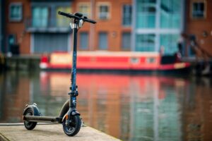Carrera e-scooter