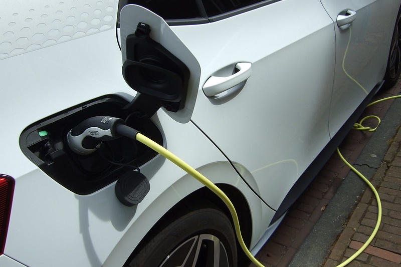 Charging eCar.jpg