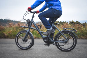 Cube Compact Hybrid Sport 2021 - riding 2.jpg