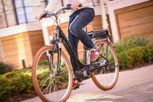 Cube Elly Cruise riding -1.jpg