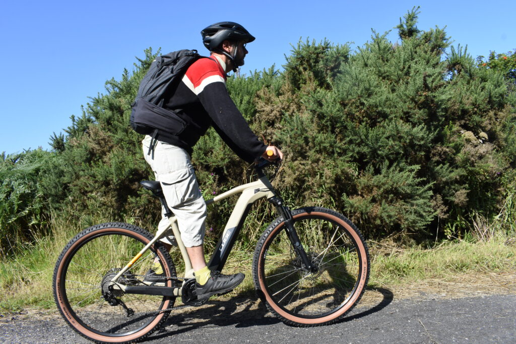 Cube Reaction Hybrid Performance 500 riding 2