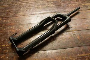 DT Swiss F535 One fork first look-1.jpg