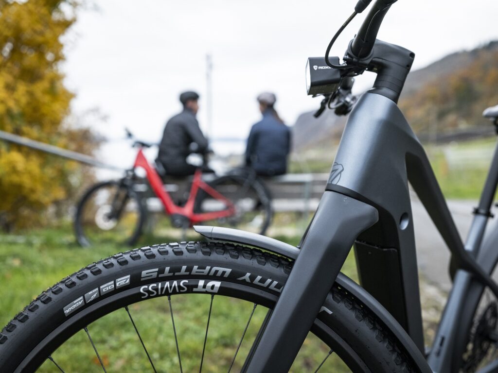 DTSwiss_Hybrid_Utility_Action_34006_1920px