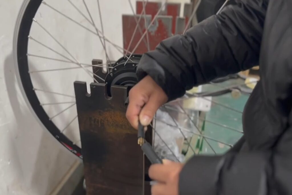 E-bike conversion wheel