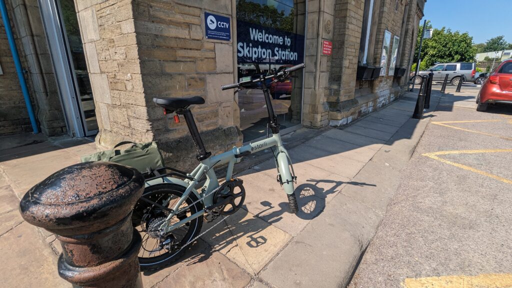 Estarli e20.8 Play Skipton station