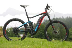 Giant Full E+ 0 SX - full bike.jpg