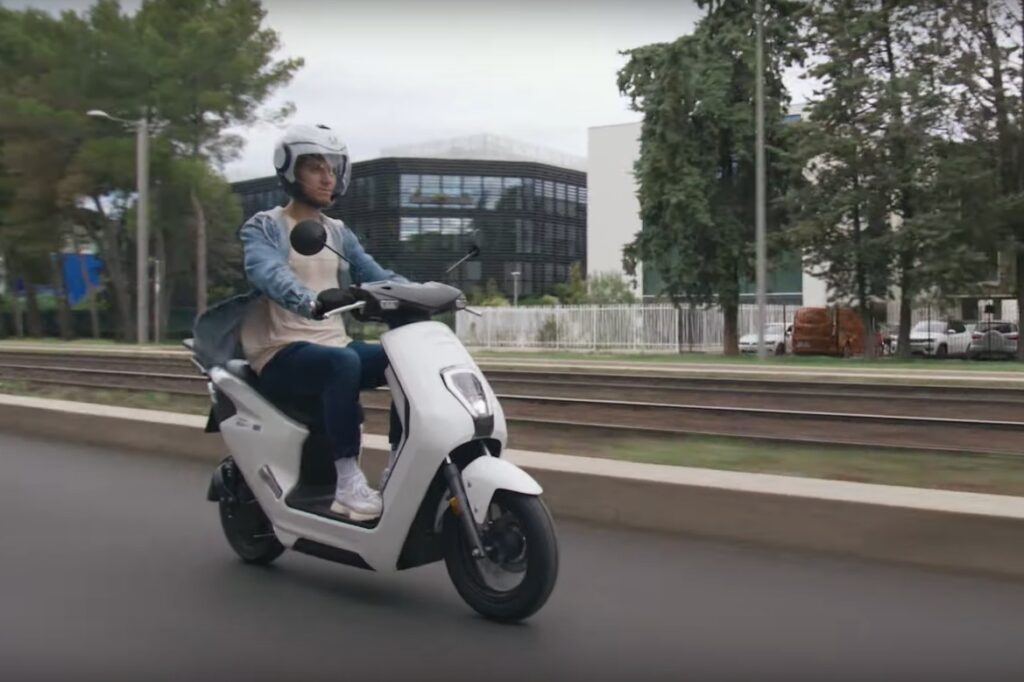 Honda EM1 e.jpg