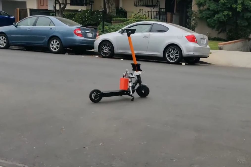 JumpWatts e-scooter.jpg