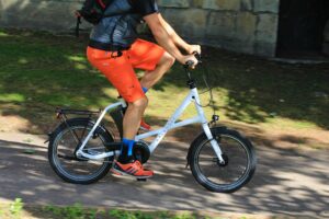 Kalkhoff Sahel Compact - riding 1.jpg
