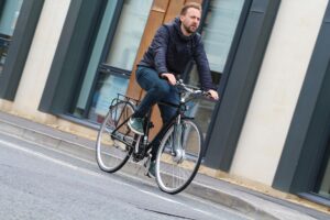 Momentum Upstart - riding 3.jpg
