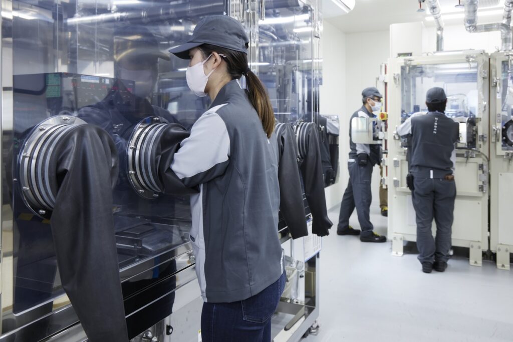 Nissan solid state battery production.jpg