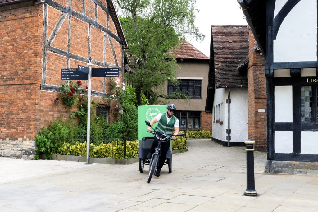 Pashley ALECS tilting e-cargo bike cornering